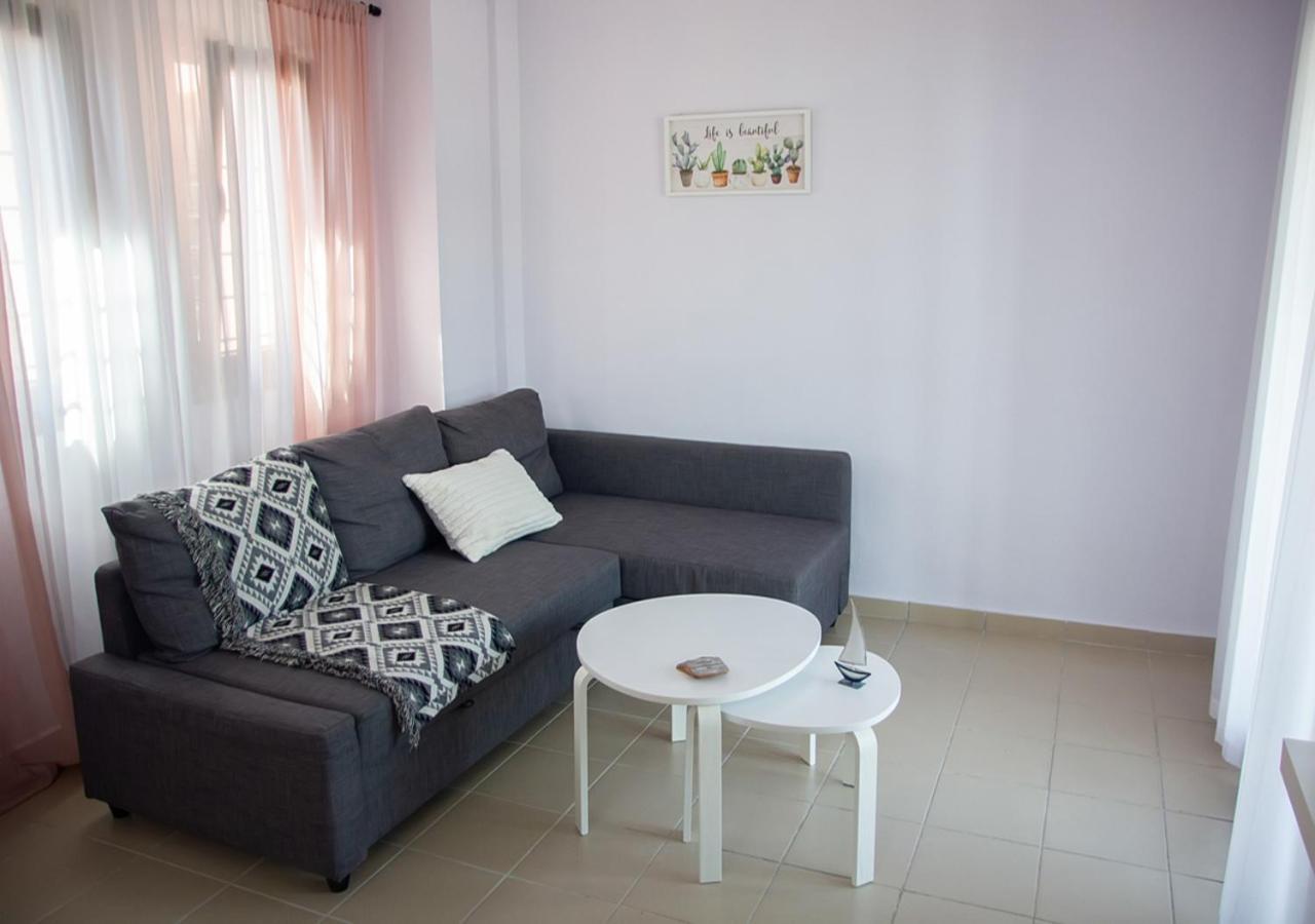 Beachfront Stylish Maisonette In לריסוס מראה חיצוני תמונה