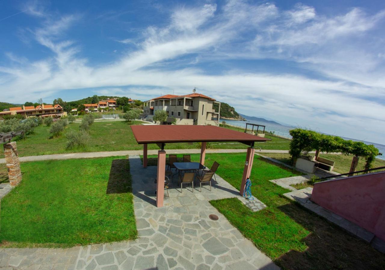 Beachfront Stylish Maisonette In לריסוס מראה חיצוני תמונה