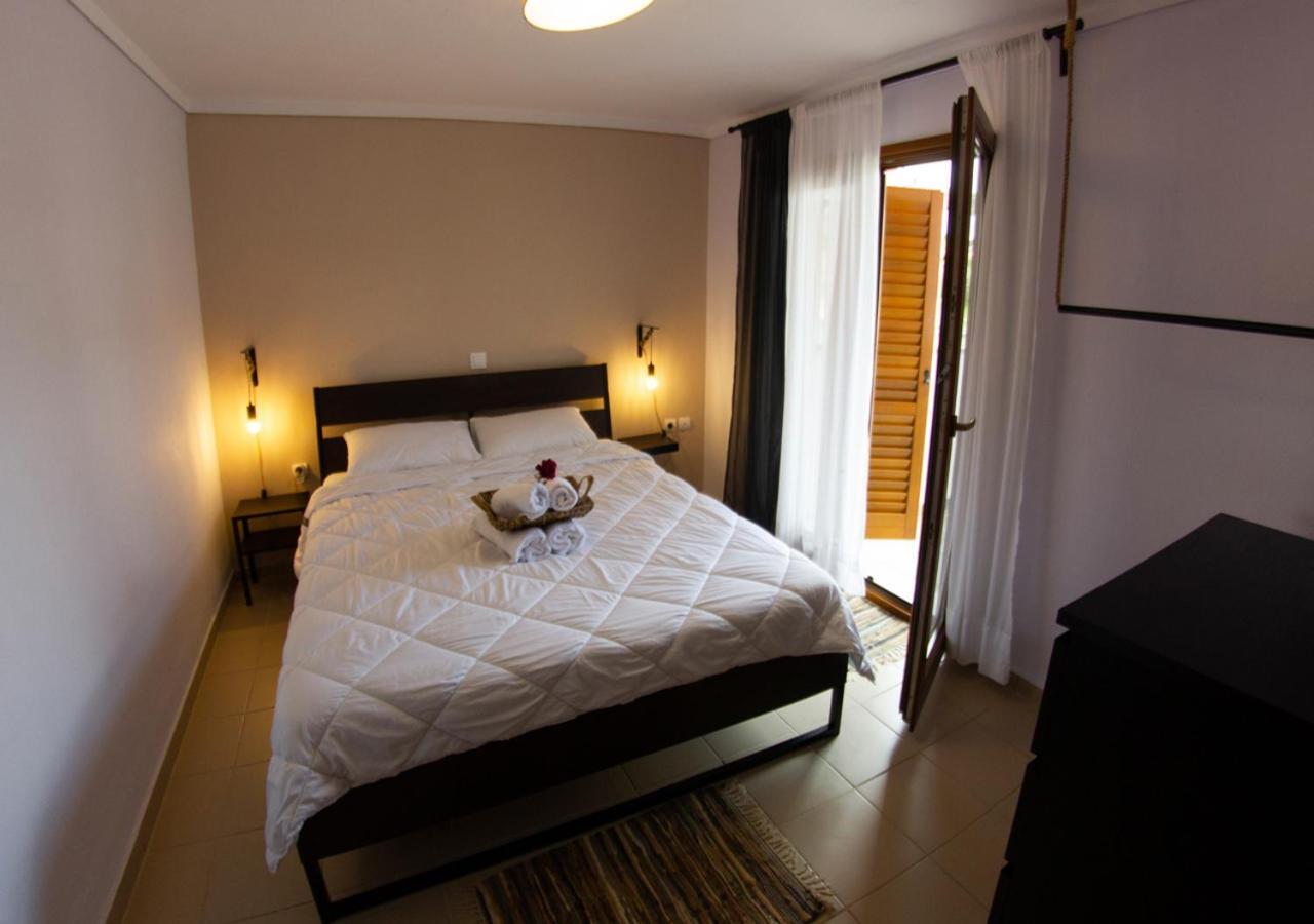 Beachfront Stylish Maisonette In לריסוס מראה חיצוני תמונה